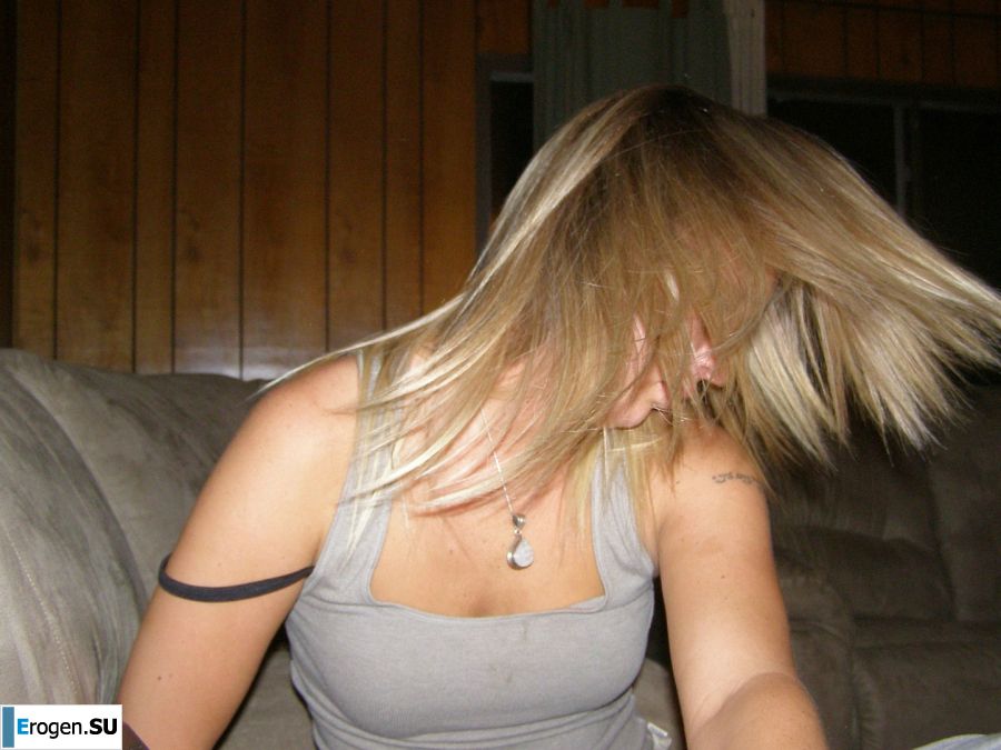 Блондинка в розовых трусиках выпила и раздвинула ноги в биллиардном клубе. Часть 2. Фото 11