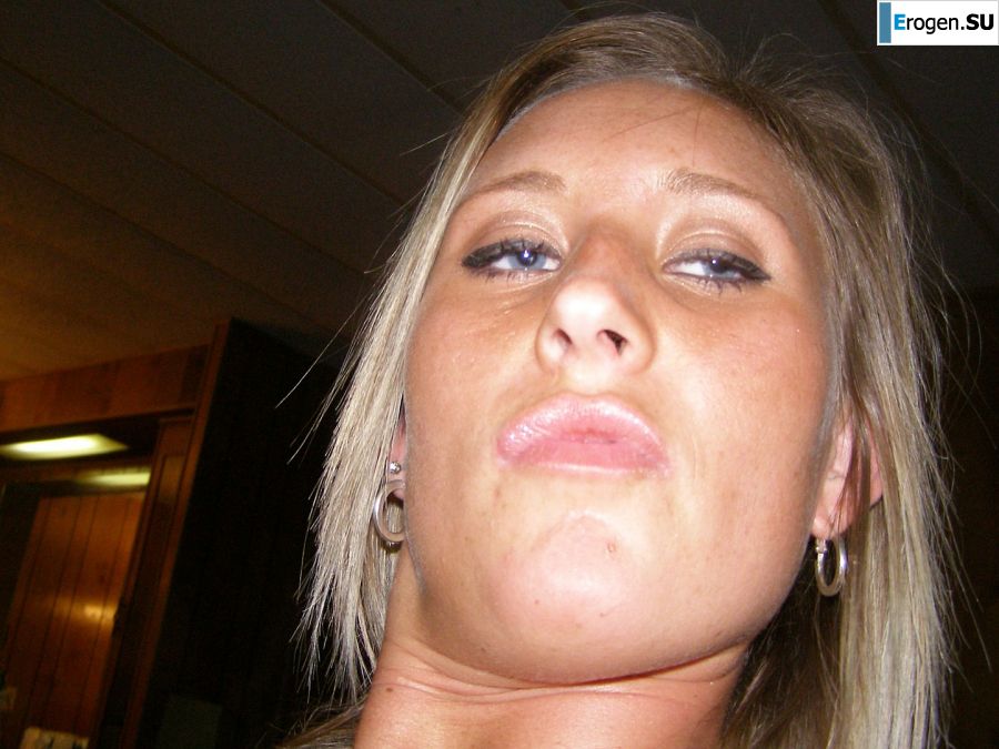 Блондинка в розовых трусиках выпила и раздвинула ноги в биллиардном клубе. Часть 2. Фото 21