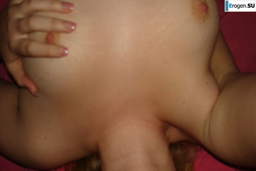 Appetizing blonde with lush hips took off her dress. Photo 10