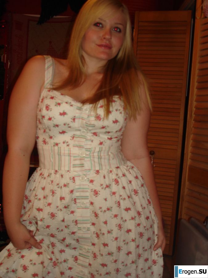 Appetizing blonde with lush hips took off her dress. Photo 14