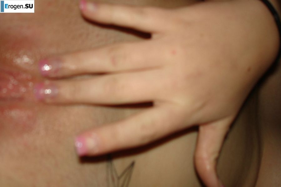 Appetizing blonde with lush hips took off her dress. Photo 7