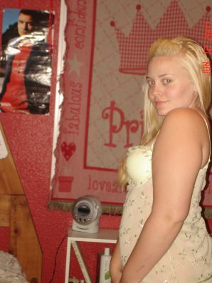 Appetizing blonde with lush hips took off her dress. Thumb 46