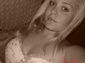 Appetizing blonde with lush hips took off her dress. Thumb 51