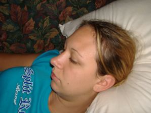 Chick spreads her legs and becomes cancer in the bath in front of her boyfriend. Thumb 7