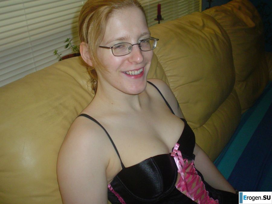 A red-haired student with glasses spread her legs in lace stockings and showed a pussy. Part 2. Photo 54