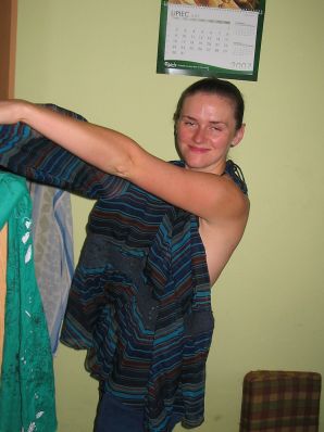 Молодая студентка на даче оголяется по просьбе парня. Эскиз 29