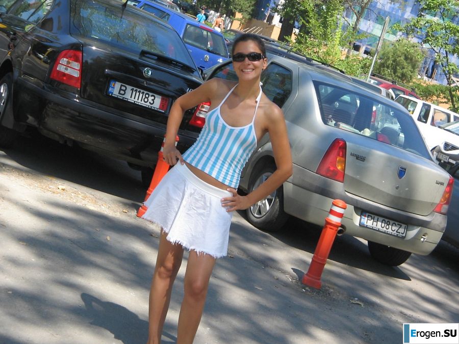 Seductive Latina poses naked on vacation in front of a guy. Part 2. Photo 18