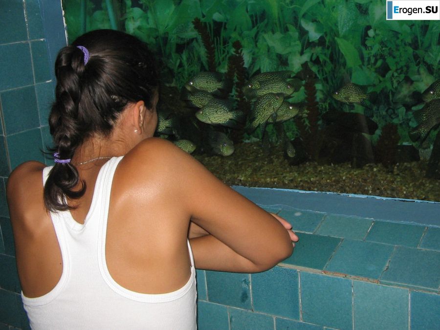 Seductive Latina poses naked on vacation in front of a guy. Part 2. Photo 39