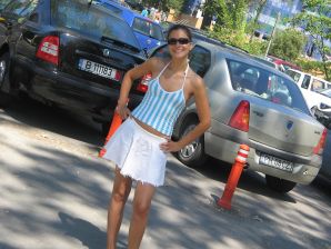 Seductive Latina poses naked on vacation in front of a guy. Part 2. Thumb 18