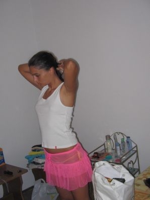 Seductive Latina poses naked on vacation in front of a guy. Part 2. Thumb 25