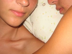 Seductive Latina poses naked on vacation in front of a guy. Part 2. Thumb 38