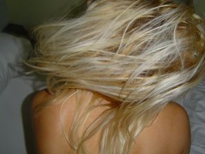 The seductive minx bare and showed a wet pussy. Thumb 6