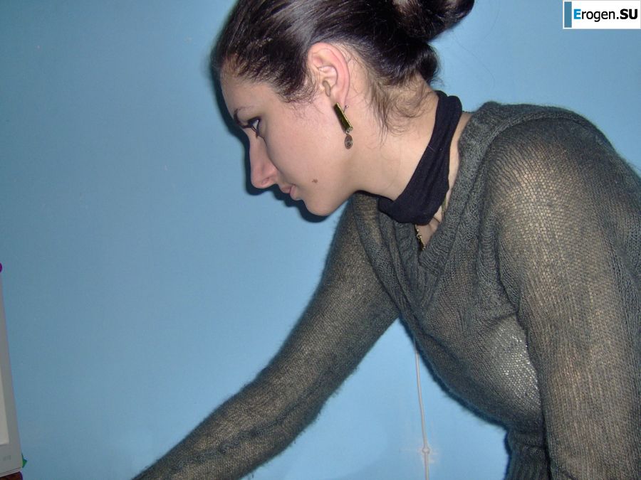 Oriental beauty shows the ass in clothes and without. Photo 15