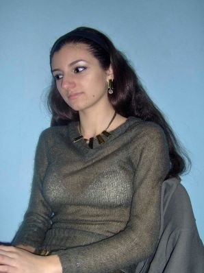 Oriental beauty shows the ass in clothes and without. Thumb 12