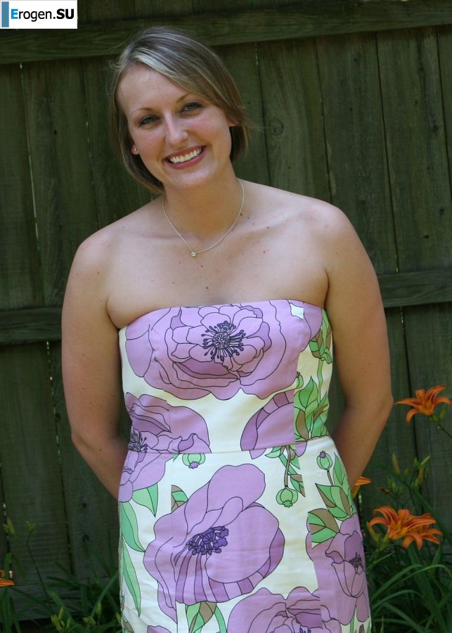 The young wife undressed and showed her fluffy and small tits. Photo 51