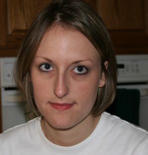 The young wife undressed and showed her fluffy and small tits. Thumb 19