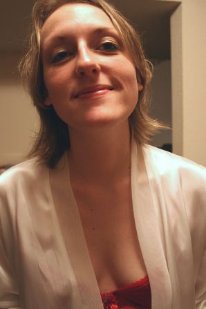 The young wife undressed and showed her fluffy and small tits. Thumb 27