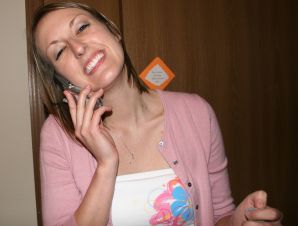 The young wife undressed and showed her fluffy and small tits. Thumb 8