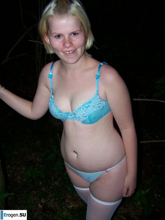 Appetizing magnificent blonde spread her legs right on the grass. Part 2. Photo 29