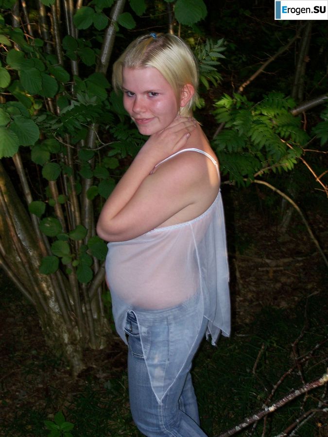 Appetizing magnificent blonde spread her legs right on the grass. Part 2. Photo 3