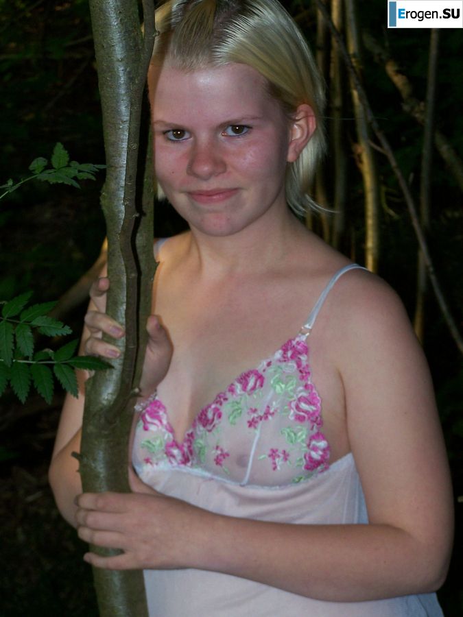 Appetizing magnificent blonde spread her legs right on the grass. Part 2. Photo 7