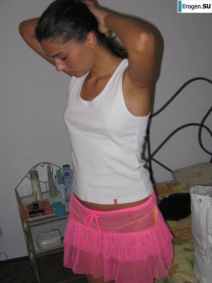 Seductive Latina poses naked on vacation in front of a guy. Part 3. Photo 15