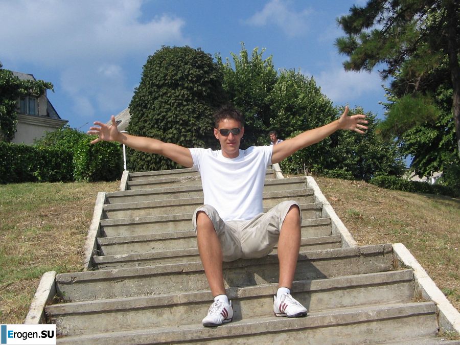 Seductive Latina poses naked on vacation in front of a guy. Part 3. Photo 26