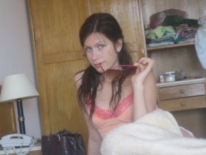 A slender woman at the sea took off a white swimsuit in front of her husband. Thumb 10