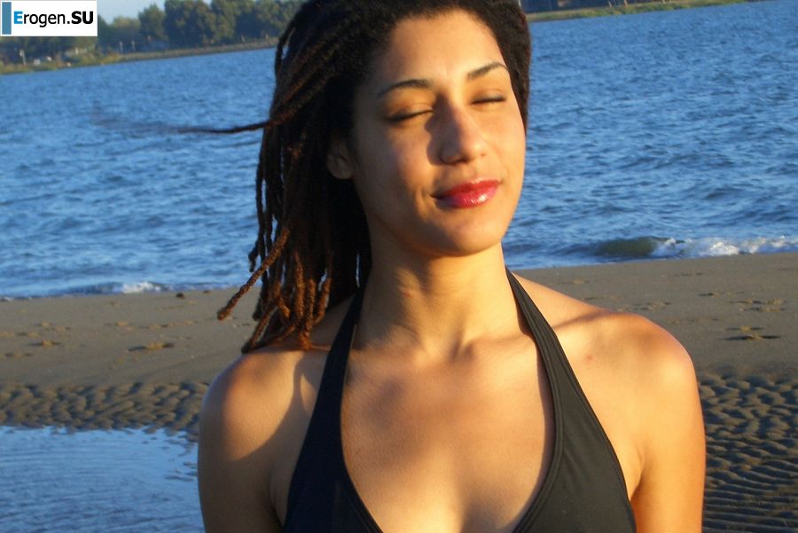 Sexy mulatto with neat breasts bared her ass. Photo 13