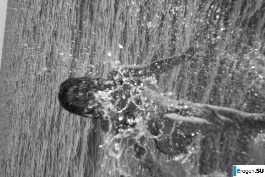 Sexy mulatto with neat breasts bared her ass. Photo 18