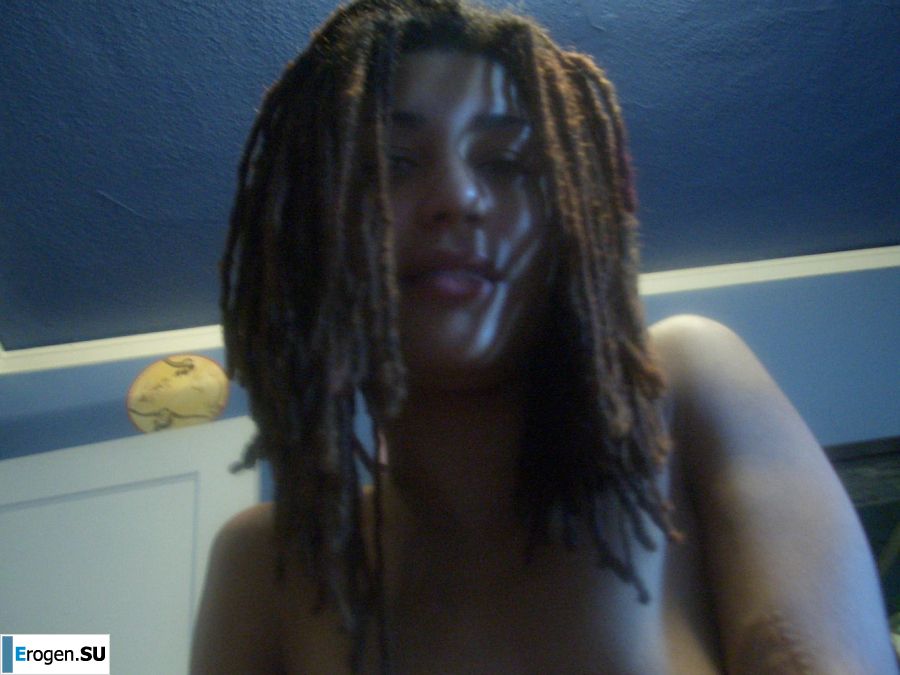 Sexy mulatto with neat breasts bared her ass. Photo 8