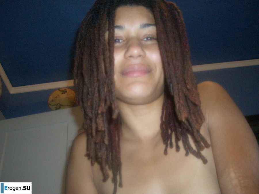 Sexy mulatto with neat breasts bared her ass. Photo 9