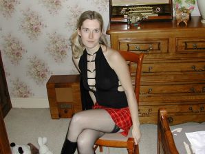 A blonde with a thin waist poses in front of her husband in the car and at home. Part 2. Thumb 13