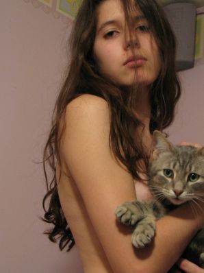 Симпатичная студентка теребит письку и показывает половые губы. Часть 4. Эскиз 4