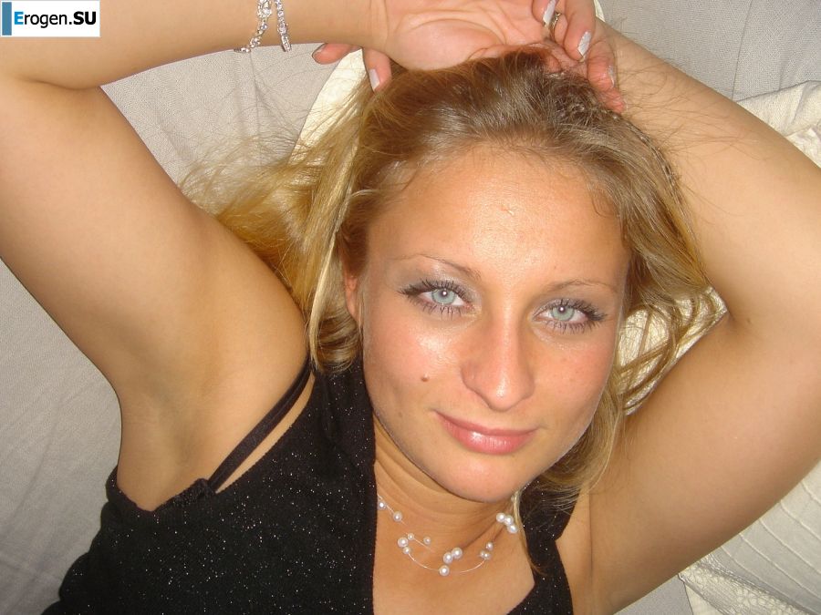 Cute blonde in pink panties showed tight boobs. Part 4. Photo 11