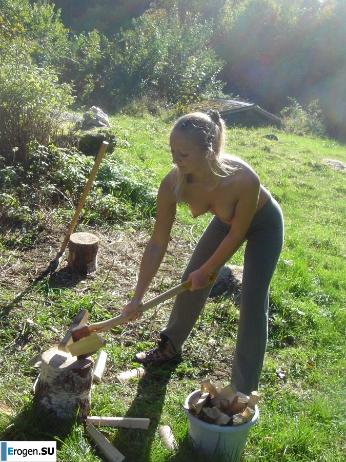 Cute blonde in pink panties showed tight boobs. Part 4. Photo 16