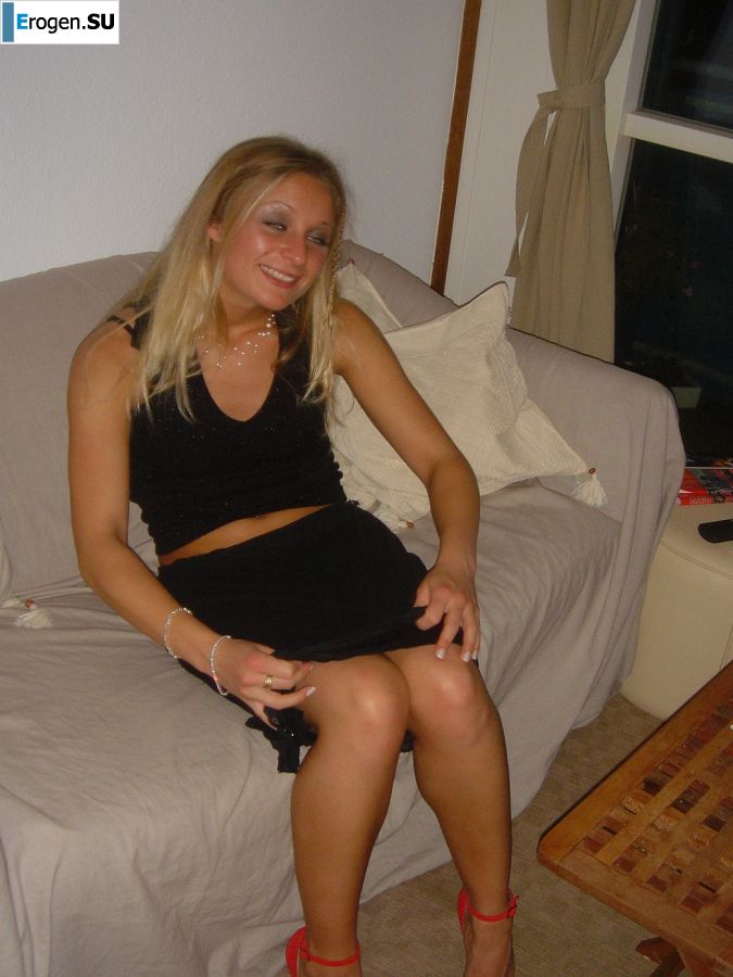 Cute blonde in pink panties showed tight boobs. Part 4. Photo 5