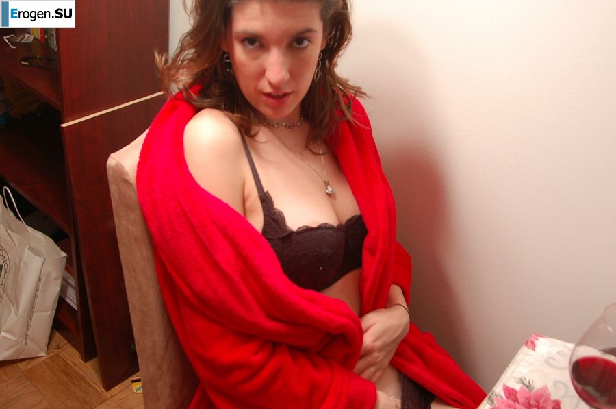 A young woman in red drank and undressed on camera. Part 2. Photo 3