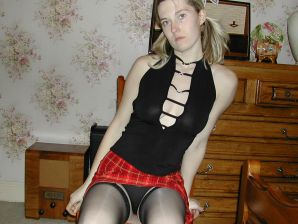 A blonde with a thin waist poses in front of her husband in the car and at home. Part 4. Thumb 12