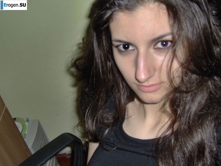 Oriental beauty shows the ass in clothes and without. Part 2. Photo 13