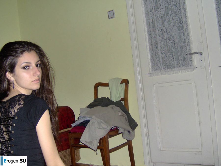 Oriental beauty shows the ass in clothes and without. Part 2. Photo 14