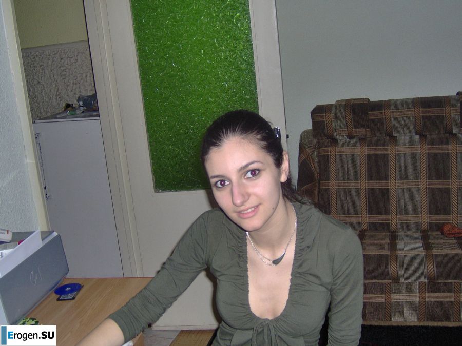 Oriental beauty shows the ass in clothes and without. Part 2. Photo 27