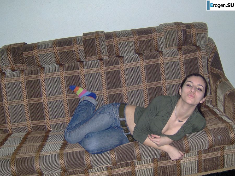 Oriental beauty shows the ass in clothes and without. Part 2. Photo 28