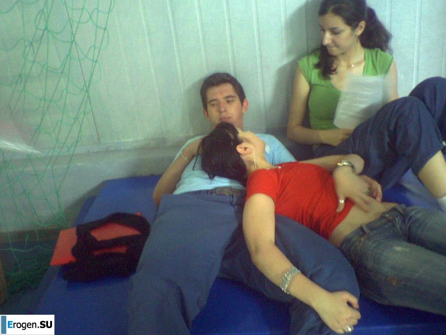 Oriental beauty shows the ass in clothes and without. Part 2. Photo 5