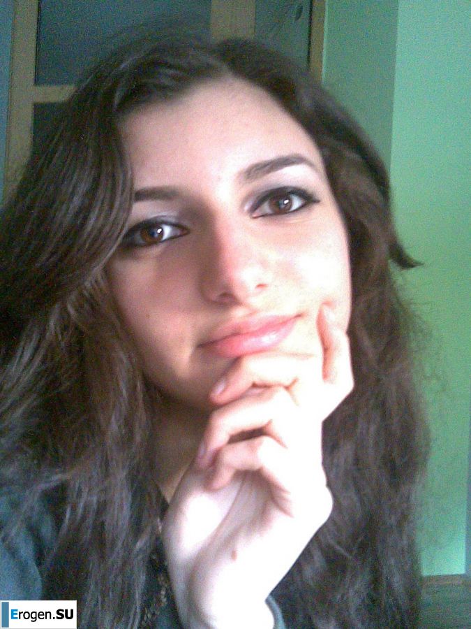 Oriental beauty shows the ass in clothes and without. Part 2. Photo 8