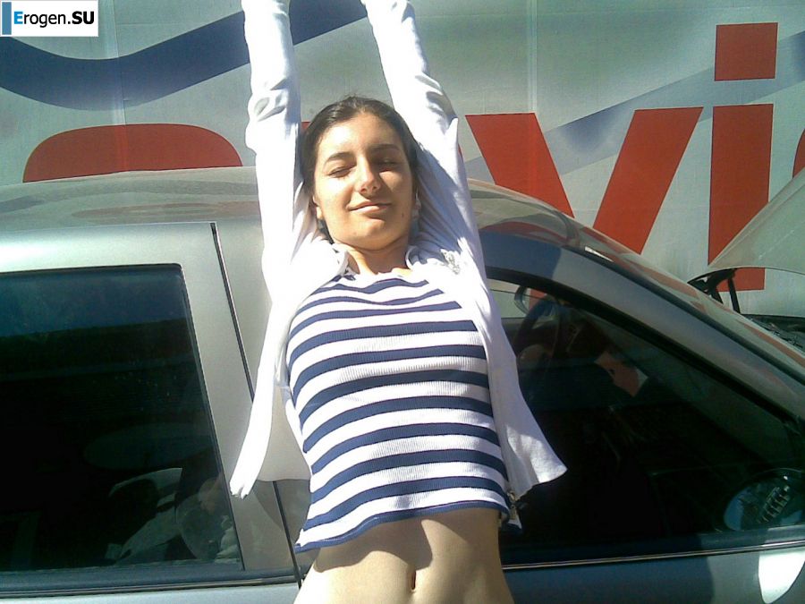 Oriental beauty shows the ass in clothes and without. Part 2. Photo 9