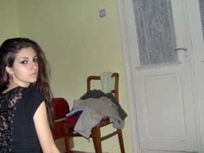 Восточная красавица показывает попку в одежде и без. Часть 2. Эскиз 14