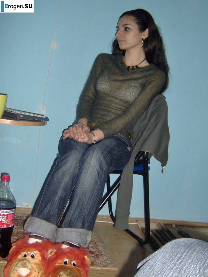 Charming chernovlaska makes a boner to her boyfriend. Photo 12