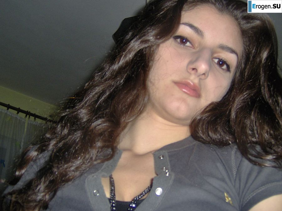 Charming chernovlaska makes a boner to her boyfriend. Photo 24