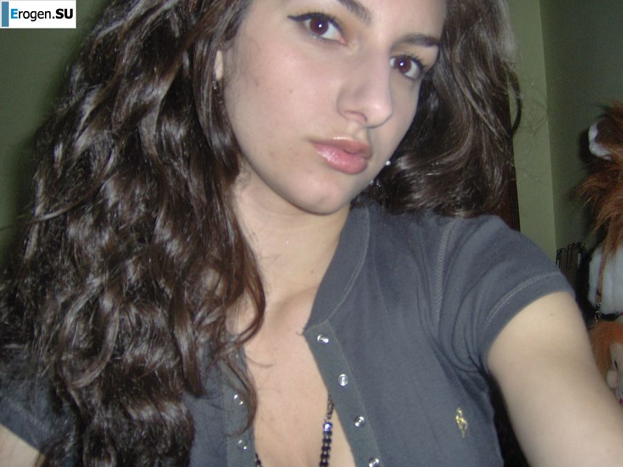 Charming chernovlaska makes a boner to her boyfriend. Photo 27